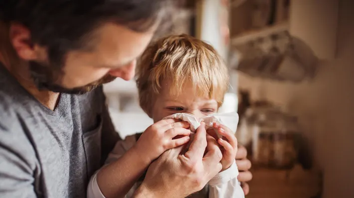 10 Cara Mencegah Pneumonia pada Anak dan Lansia