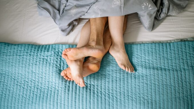 7 Cara Efektif Mengatasi Kecemasan Seksual