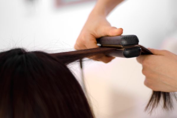 7 Tips Rambut Tetap Sehat Meski Sering Catokan 7 Tips Rambut Tetap Sehat Meski Sering Catokan